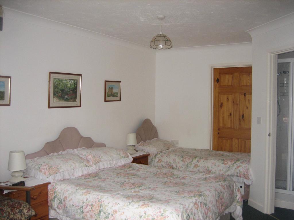 Four Seasons Guest House Pembrey Zimmer foto